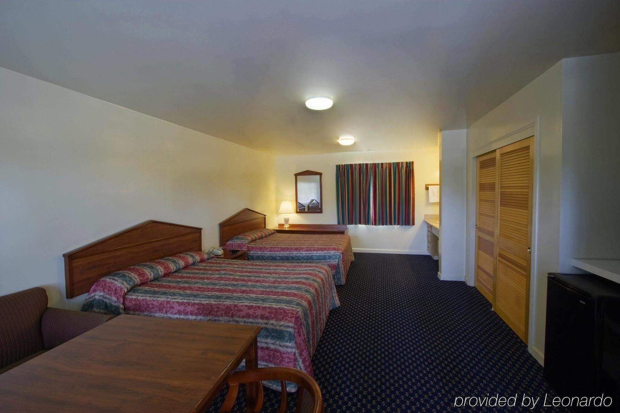 Americas Best Value Inn Oxnard-Port Hueneme Room photo